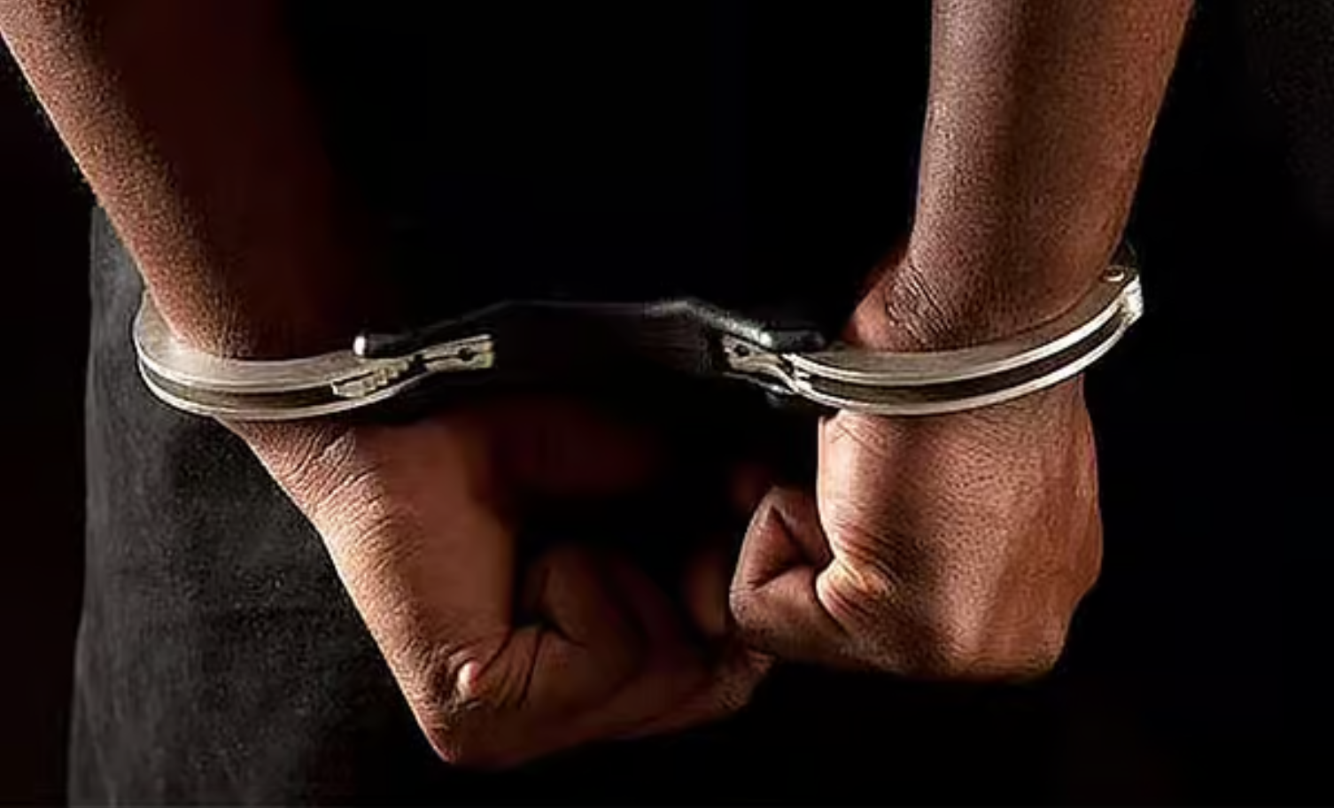 迪拜14岁男孩开车致中国籍居民受伤！被撞后中国公民自行...