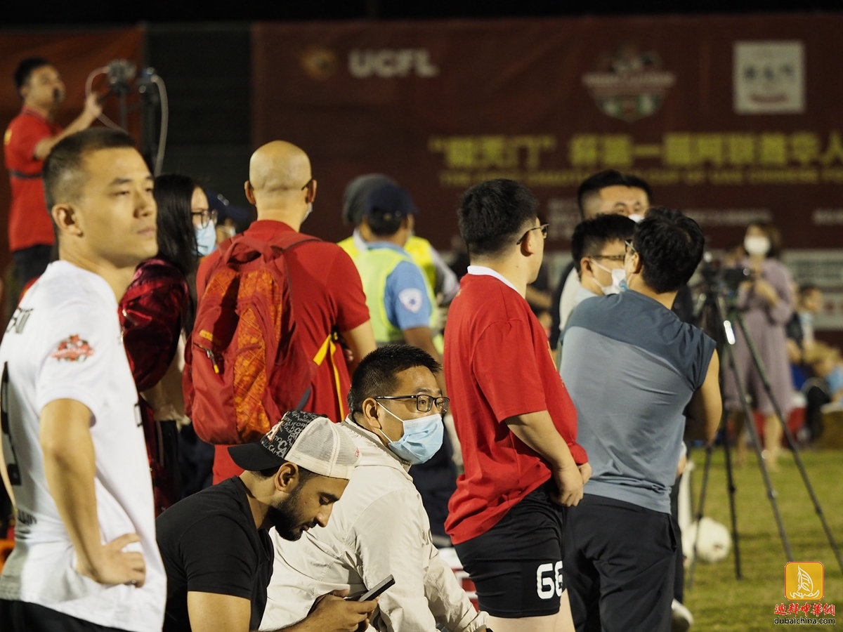“朝天门”杯第一届阿联酋华人足球联赛第三轮12月4日赛事花絮