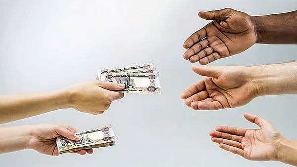 阿联酋纯佣金就业模式调查：高收益背后的财务与心理双...