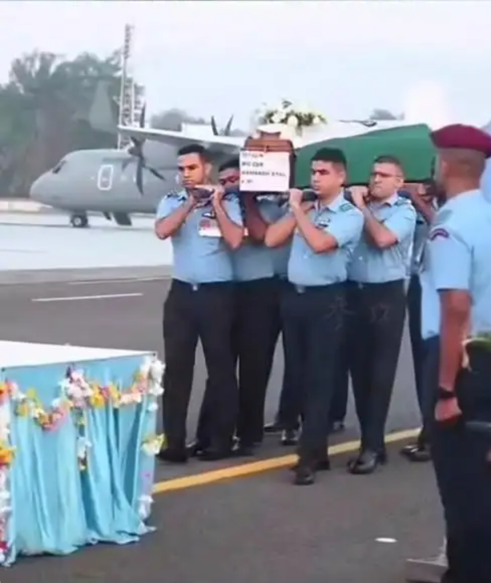 印度派专机运送迪拜航展坠机飞行员遗体回国