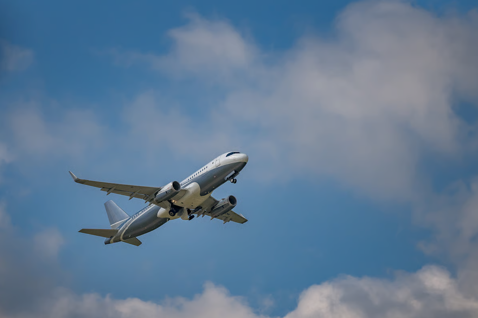 空客紧急召回全球6000架A320飞机！阿联酋两大航司未受严重...