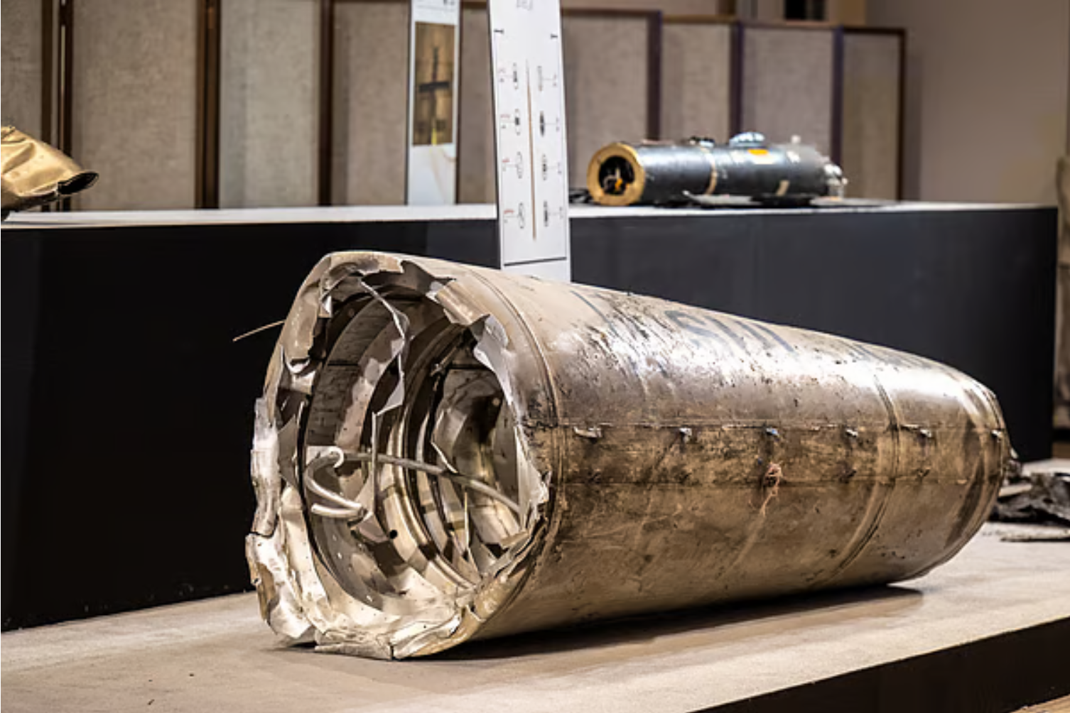 阿联酋4名外籍遇难者身份公布！其中一人送水途中被导弹...