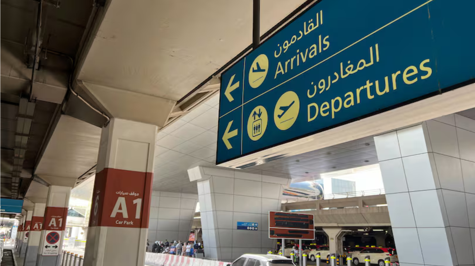 受不稳定天气影响，阿联酋航空、迪拜机场提醒旅客关注...