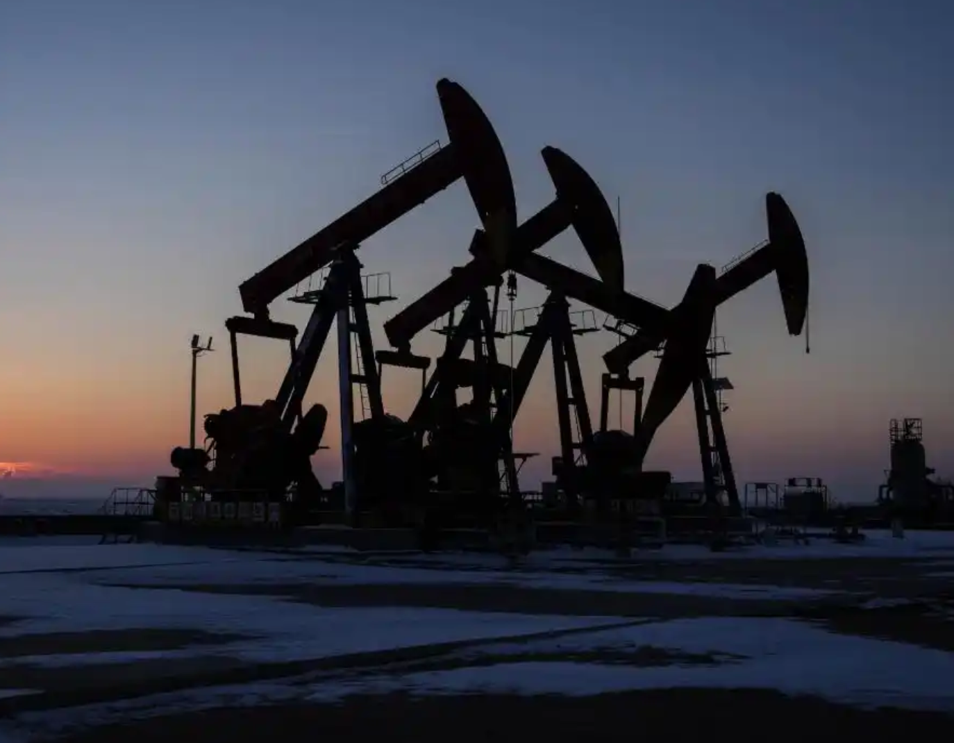 阿联酋紧急调配原油中200万桶抵韩