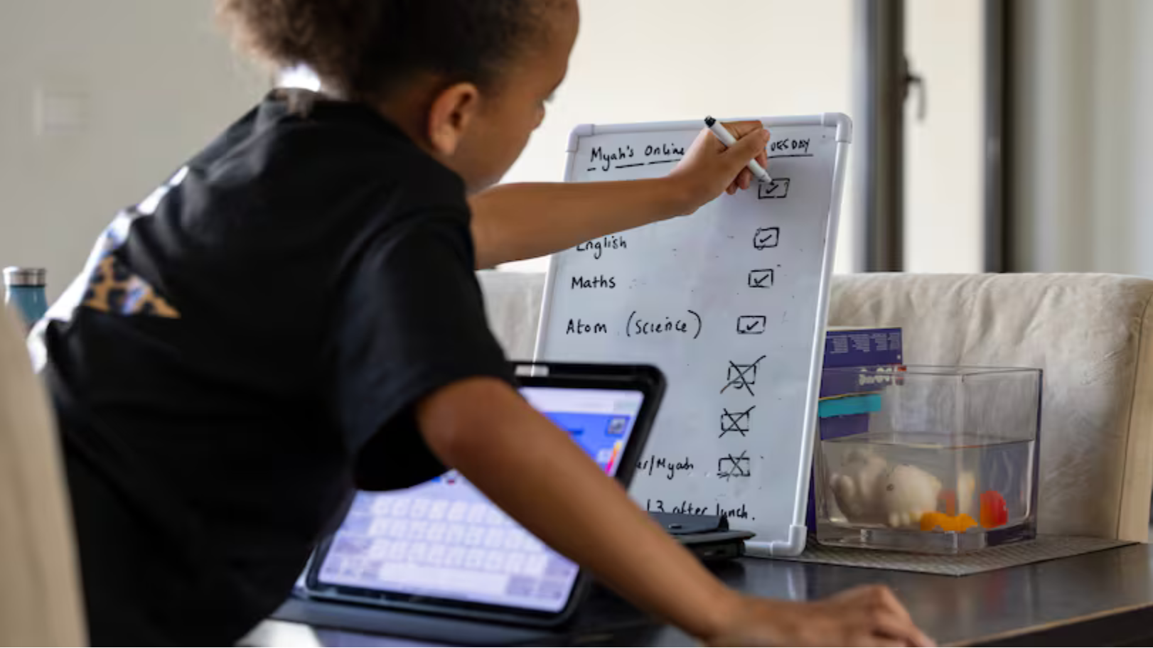 阿联酋延长全国远程教学 暂定持续至4月17日 后续每周动态...