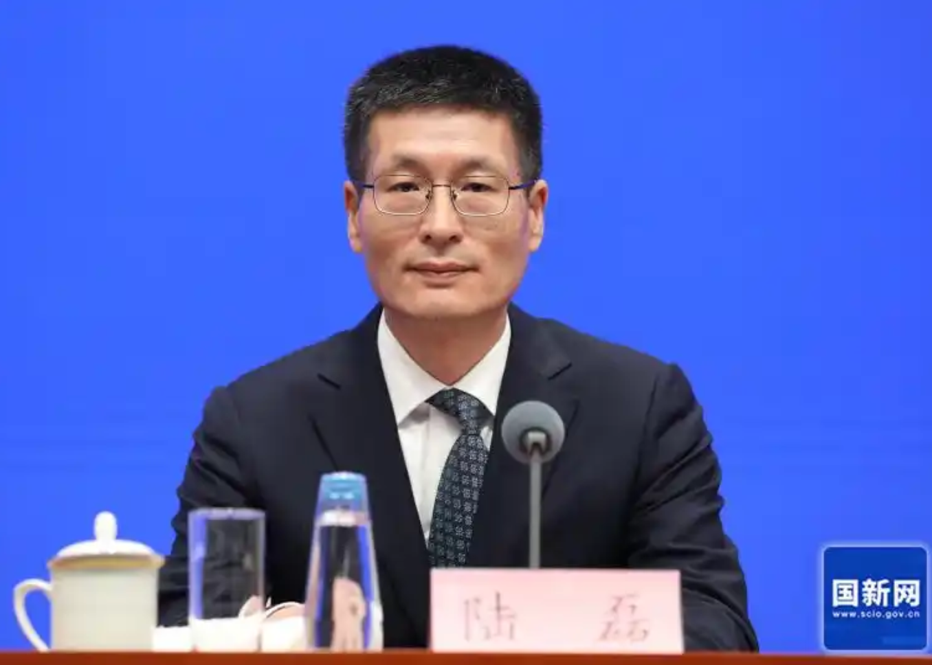 央行：支持伦敦、新加坡、迪拜等人民币离岸市场差异化...