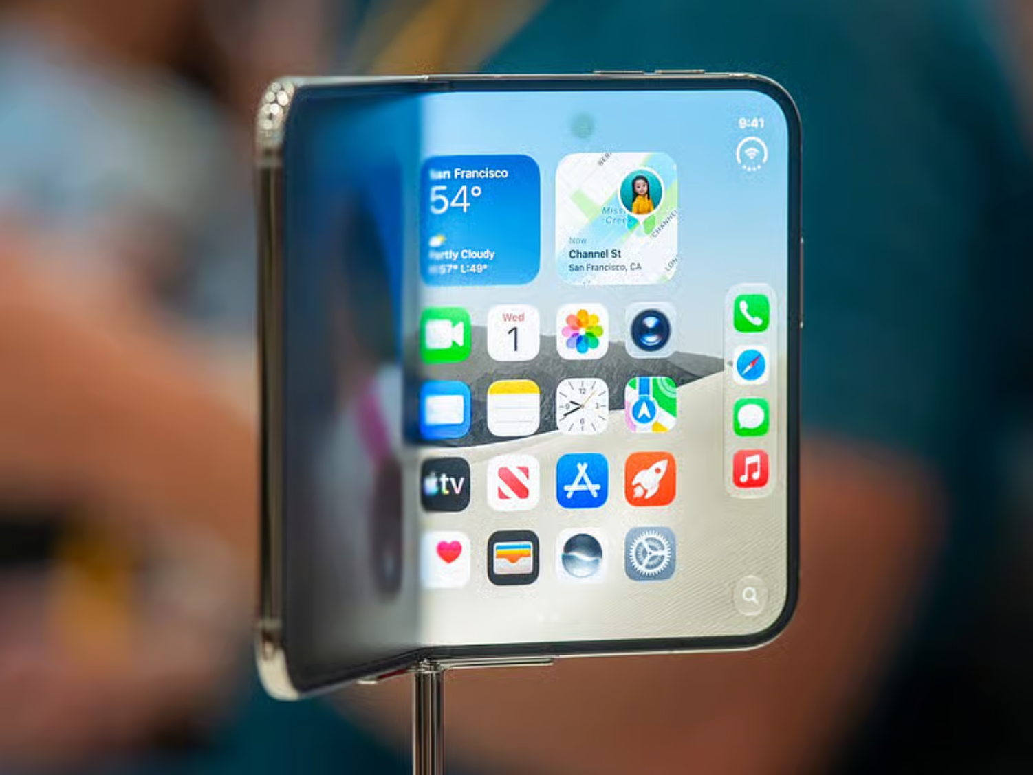 8499迪拉姆的折叠屏iPhone真的值吗？这些钱在迪拜都能干些...